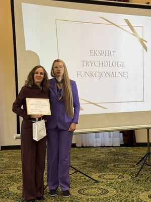 Ekspert Trychologii Funkcjonalnej Milena Kwaśniewska, specjalizuję się w diagnostyce i leczeniu problemów skóry głowy oraz włosów, oferując profesjonalne konsultacje i indywidualnie dobrane terapie. Nowa 15, 85-119 Bydgoszcz https://milena-trycholog.pl